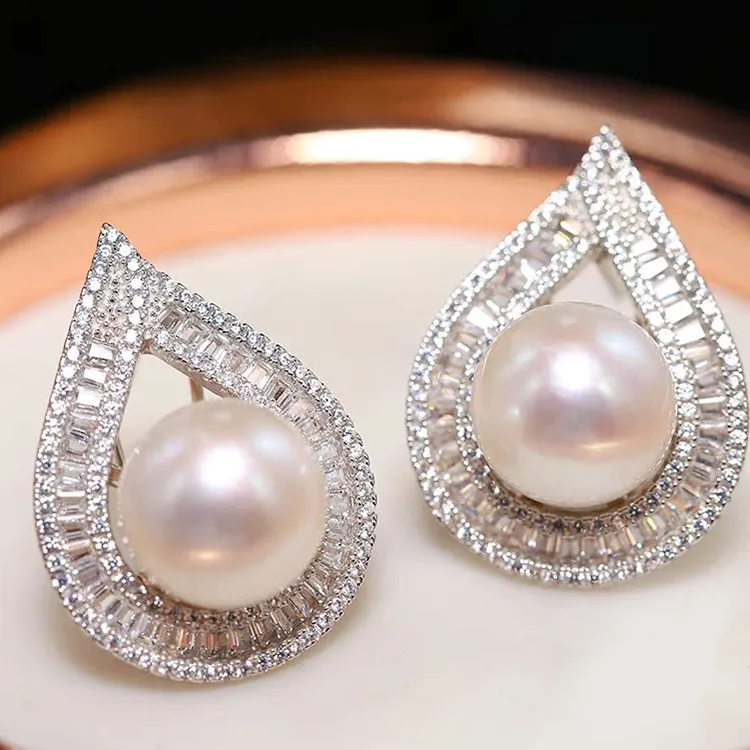 Heidi Freshwater Pearl Stud Earrings Women's-3