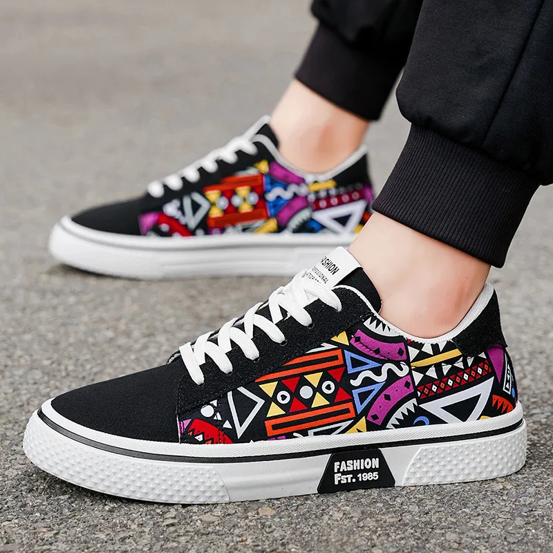 HUANAI Low Top Skateboard Shoes Men's Black-4