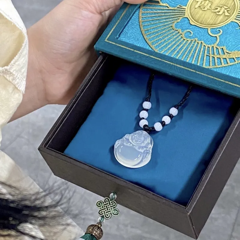MOONS FAME Chalcedony Necklaces Unisex-4