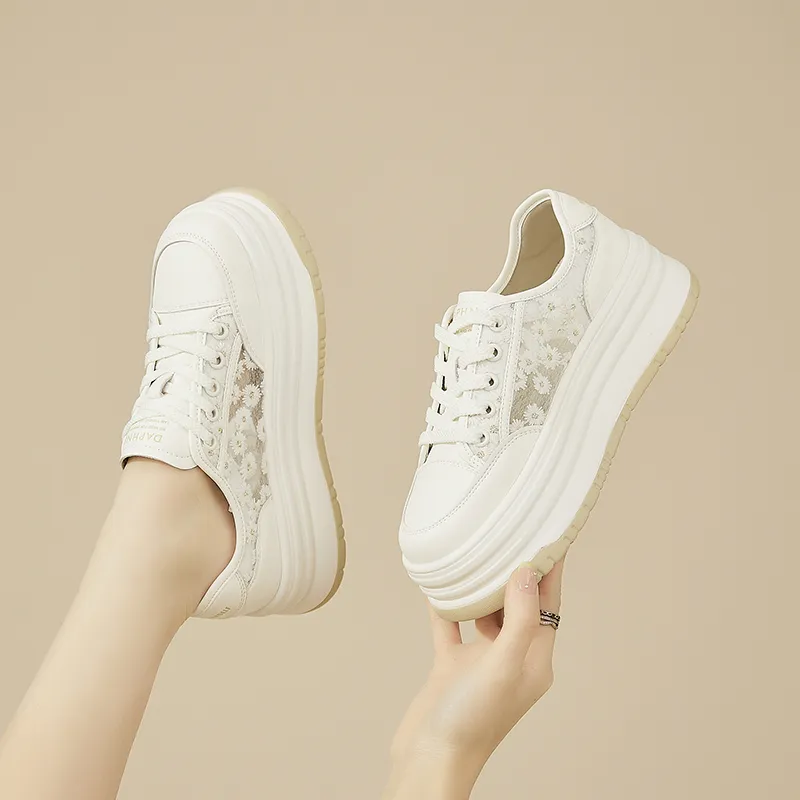 DAPHNE Low-Top Skateboard Shoes Women's-3