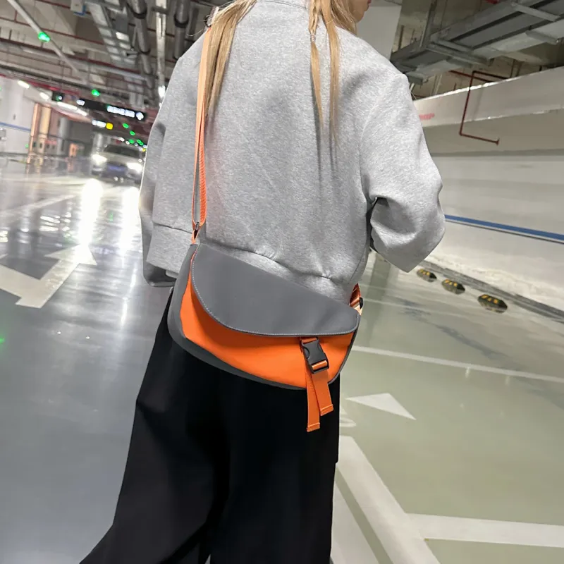 MOK Oxford Crossbody Bag Unisex Ecru/Black/Red/Orange-15