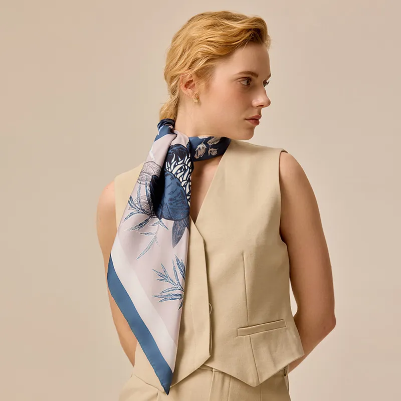 MARJAKURKI Silk Large Scarf Women's-3
