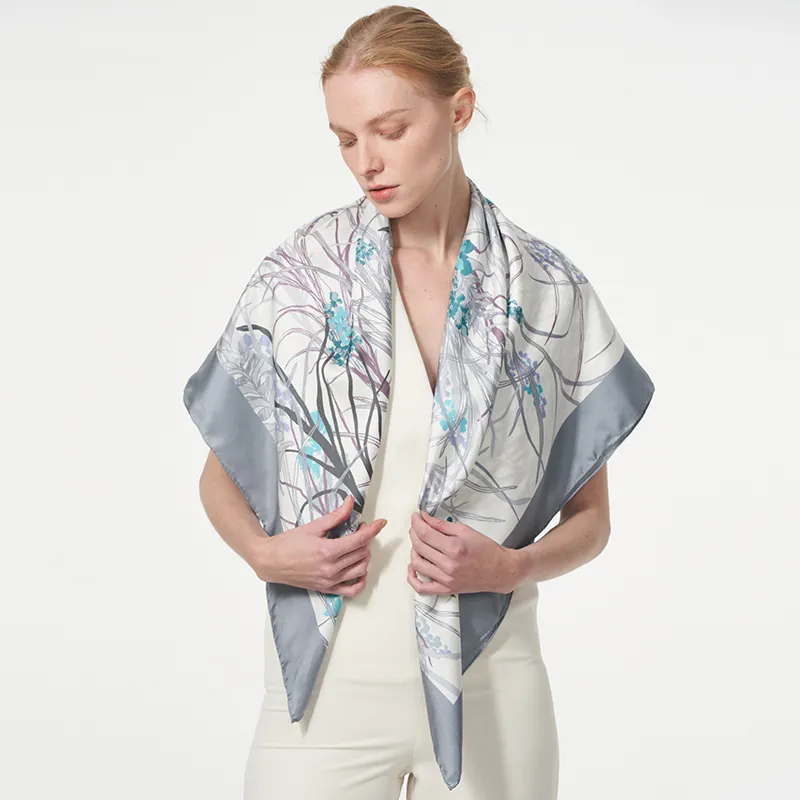 MARJAKURKI Silk Large Scarf Women's-4