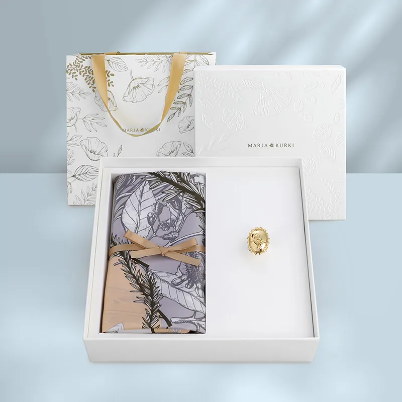 MARJAKURKI Silk Large Scarf Women's-4
