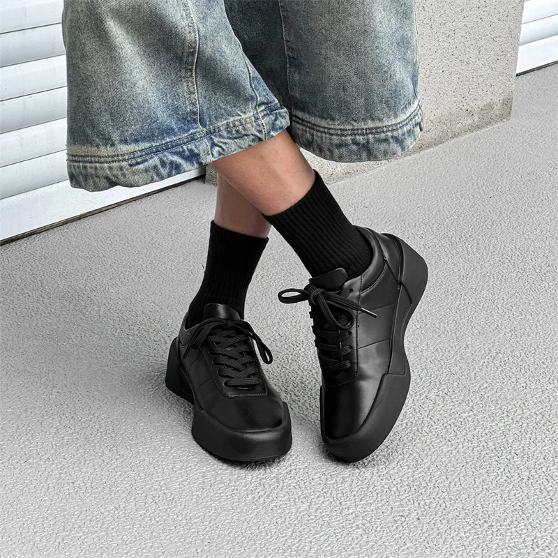 WEISHIBANGWEI Height Increasing Low Top Skateboard Shoes Unisex Black-2