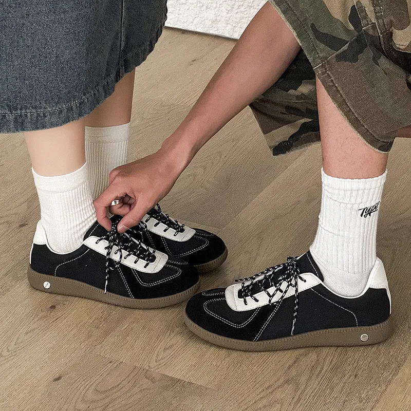 WEISHIBANGWEI Skateboard Shoes Unisex Black-1