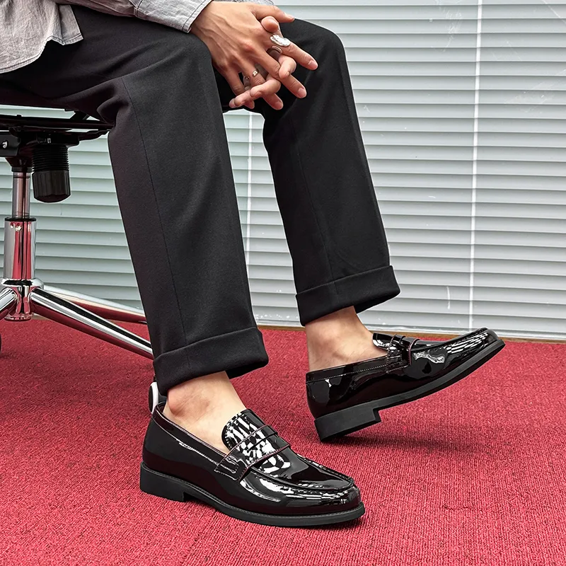 WEISHIBANGWEI Loafers Men's Red-6