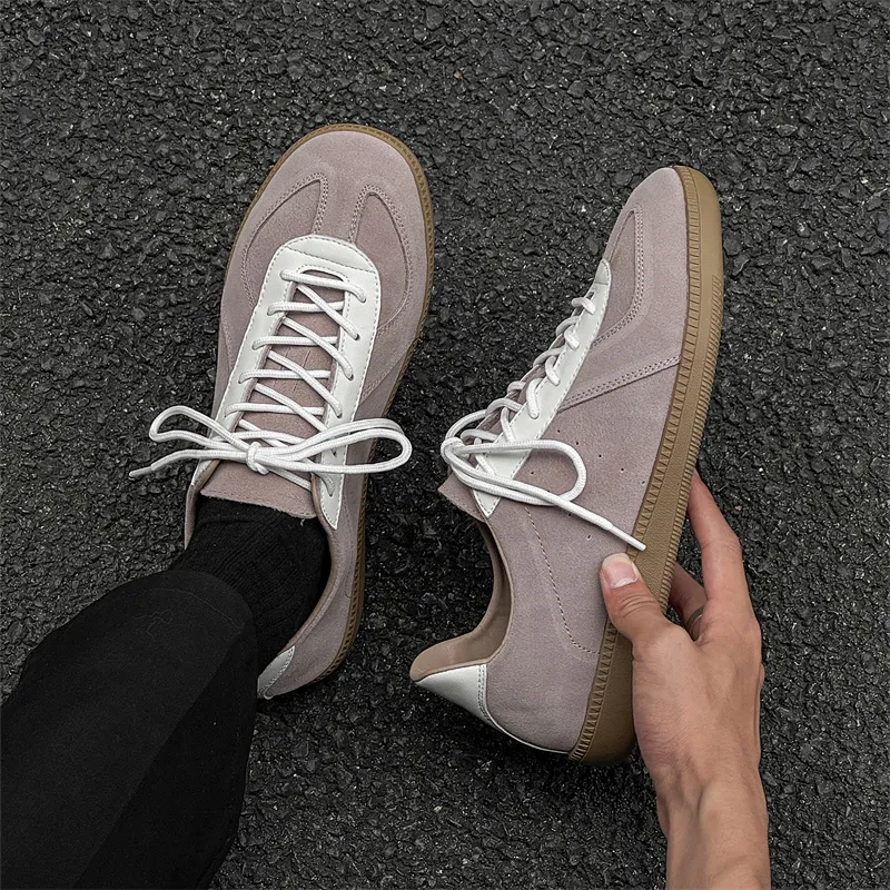 WEISHIBANGWEI Low Top Skateboard Shoes Men's Beige Brown-1