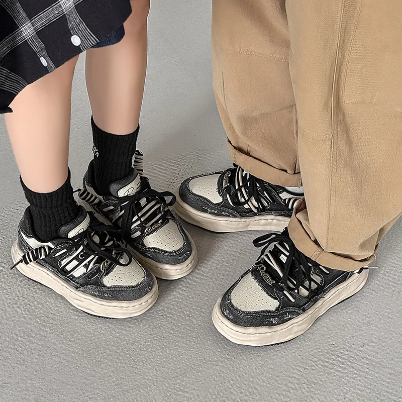 WEISHIBANGWEI Low Top Skateboard Shoes Unisex Black-5