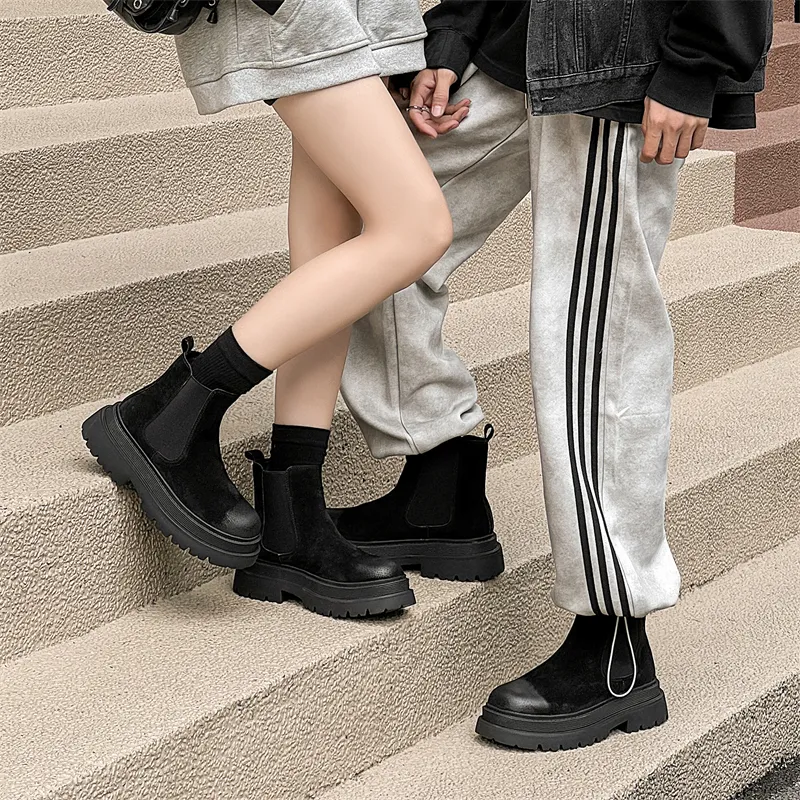 WEISHIBANGWEI Short Chelsea Boots Unisex-1