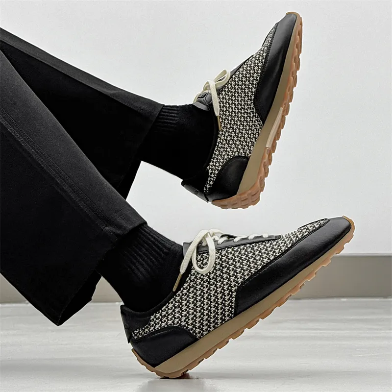 WEISHIBANGWEI Low Top Casual Shoes Unisex Black-1