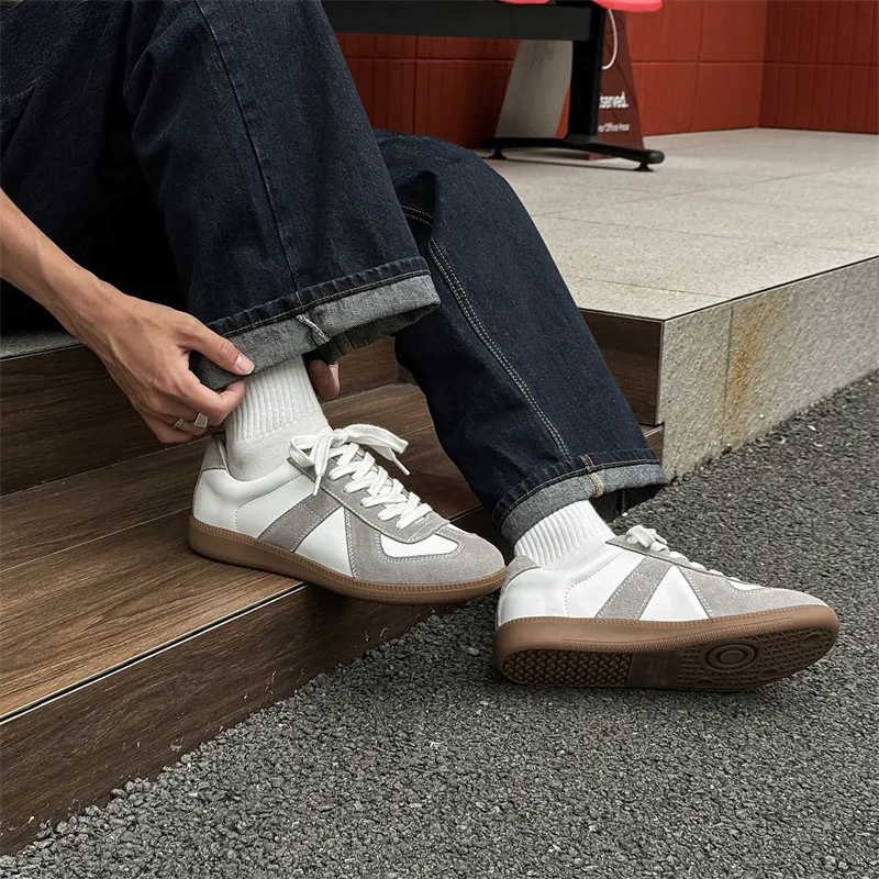 WEISHIBANGWEI Low Top Skateboard Shoes Unisex White-3