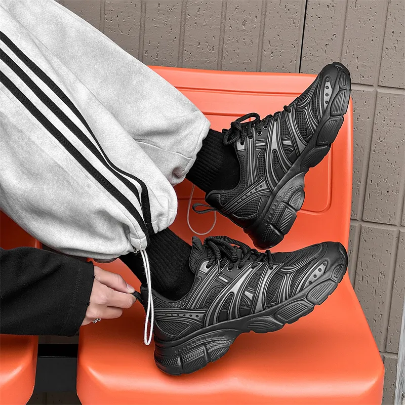 WEISHIBANGWEI Low Top Chunky Sneakers Men's Black-5