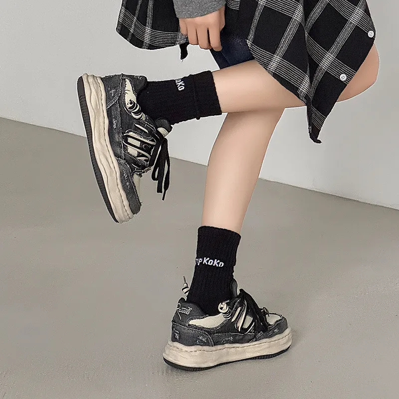 WEISHIBANGWEI Low Top Skateboard Shoes Unisex Black-4