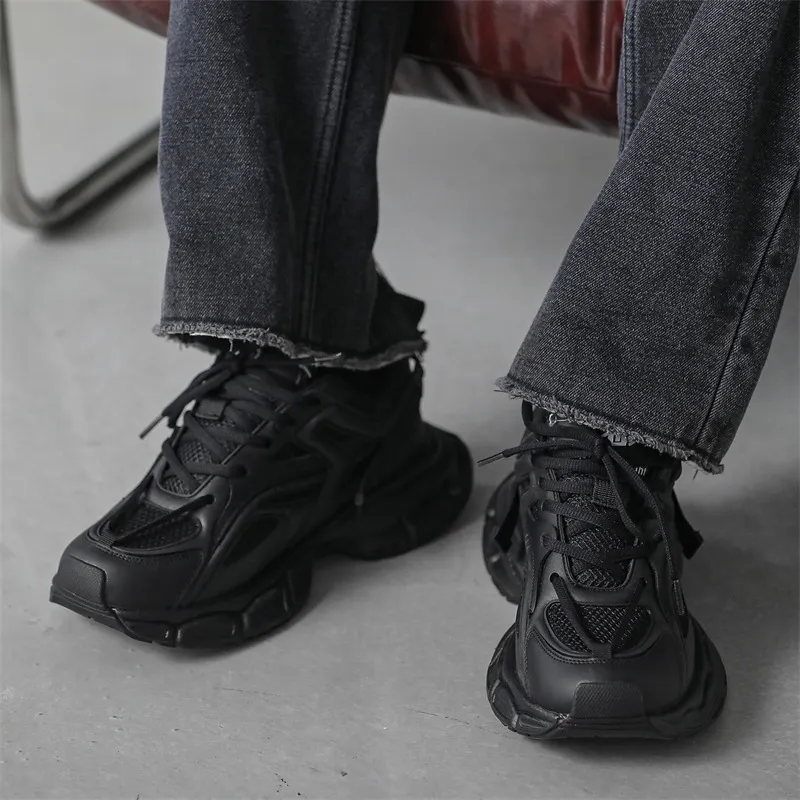 WEISHIBANGWEI Breathable Height Increase Low Top Chunky Sneakers Men's Black-1