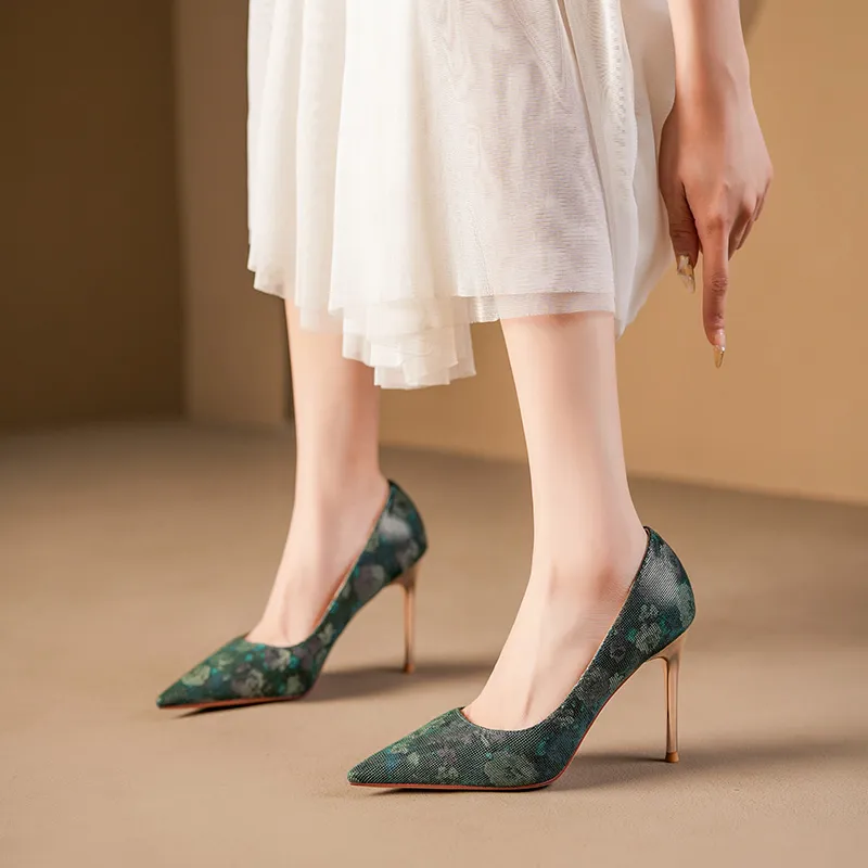 WEISHIBANGWEI Slim Heel High Heels Women's-9