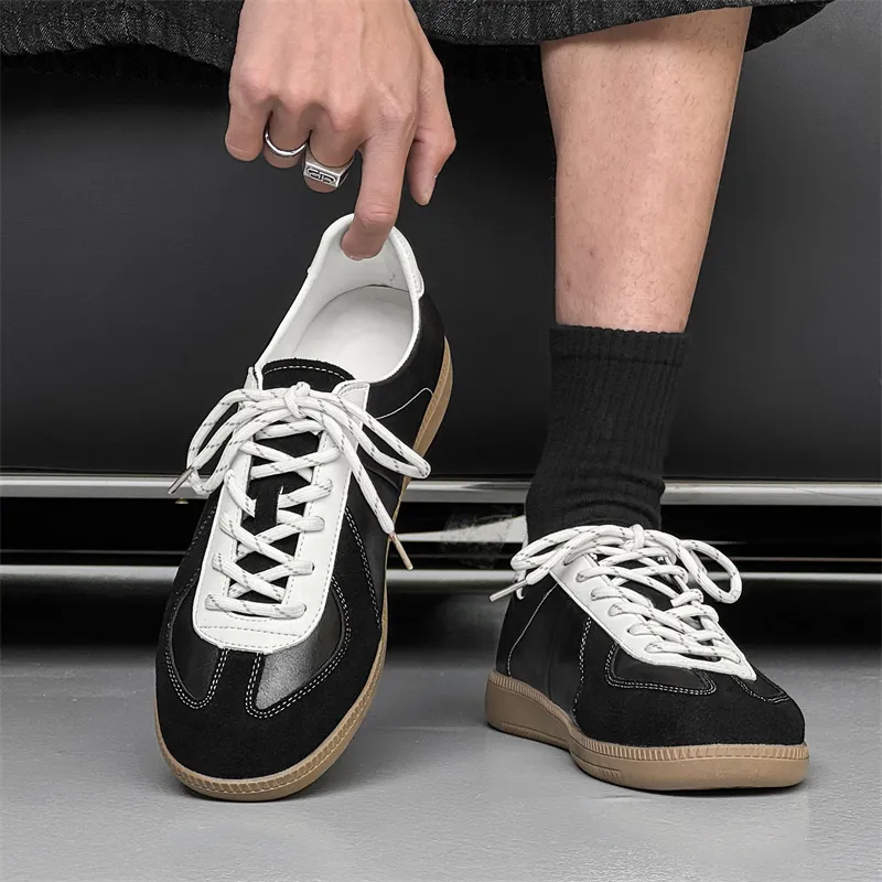 WEISHIBANGWEI Skateboard Shoes Unisex Black-1