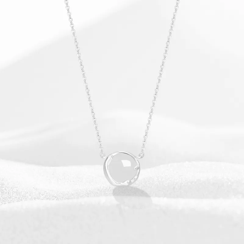 Thuban Ark Chalcedony Necklaces Women's-1