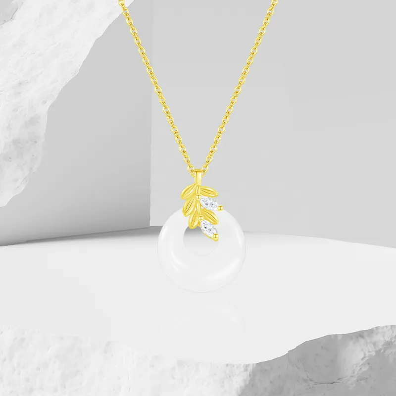 Thuban Ark Chalcedony Necklaces Women's-3