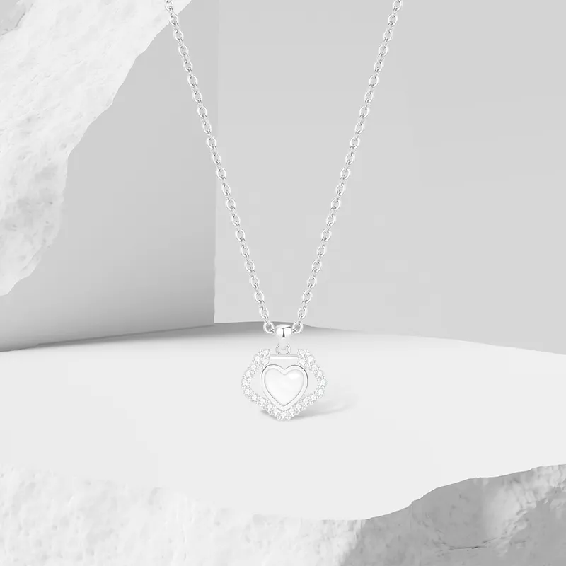 Thuban Ark Chalcedony Necklaces Women's-1