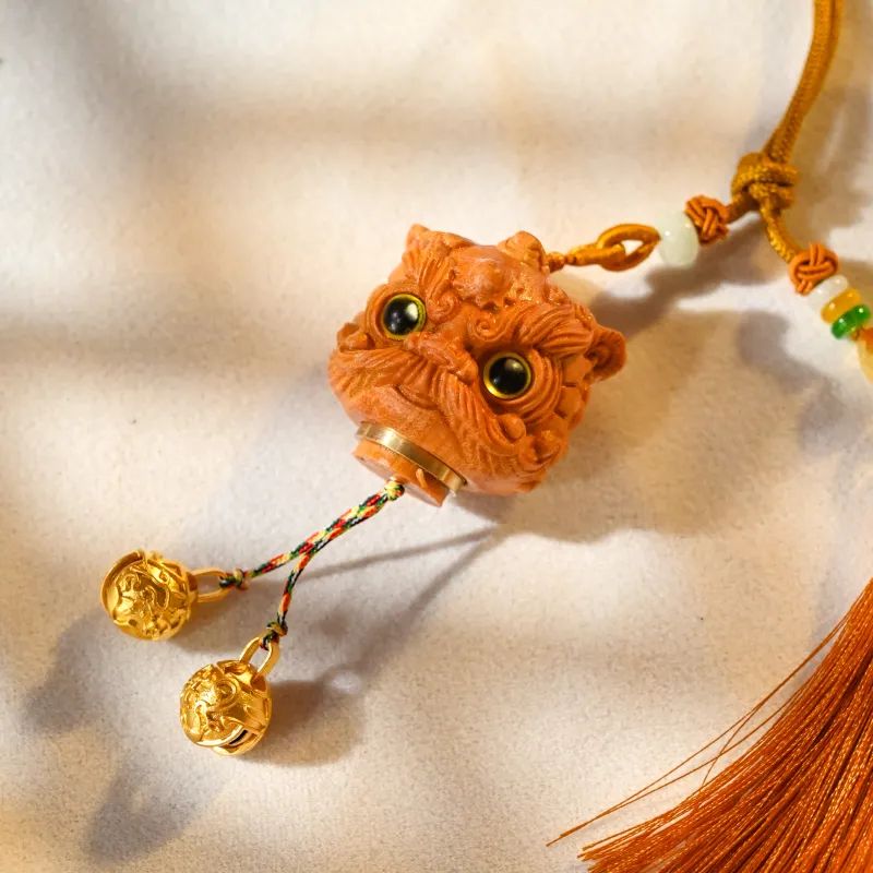 Tianzong Golden Sandalwood Pendants Unisex-1