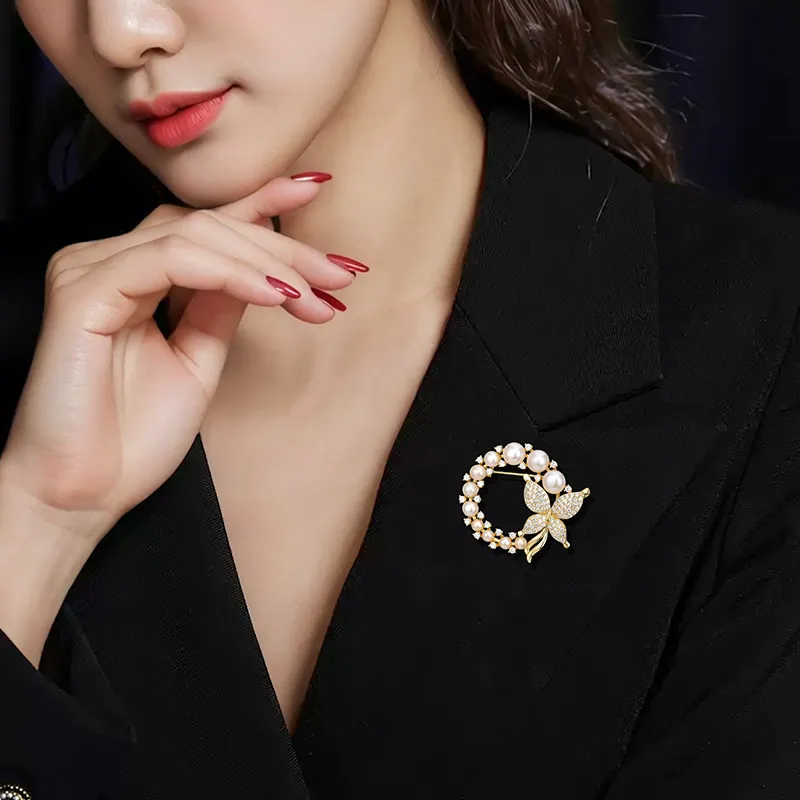 Encounter Gift Pearl Brooches Unisex-2