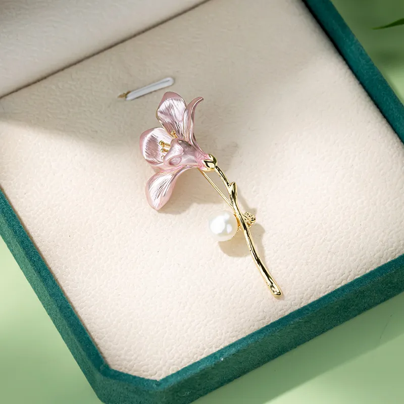 Encounter Gift Pearl Brooches Women's-6