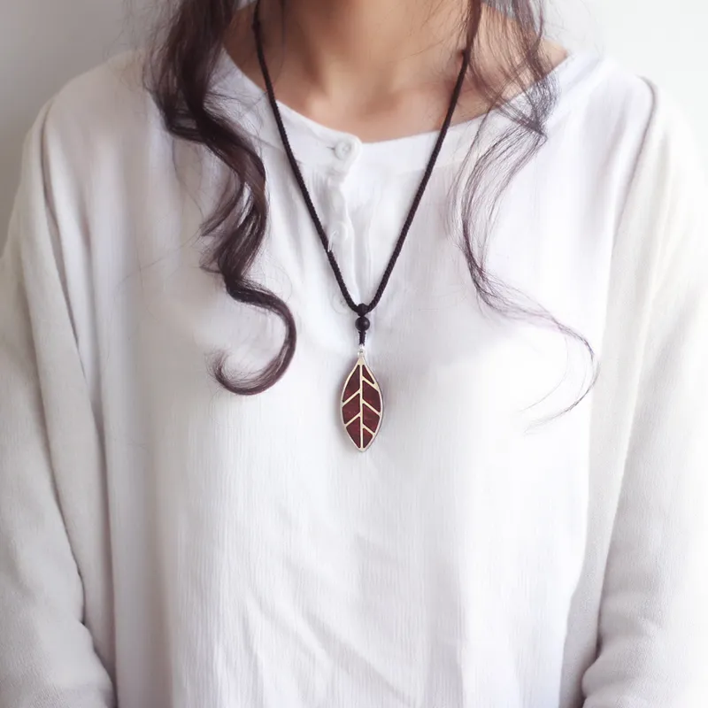 Encounter Gift Sandalwood Necklaces Unisex-3