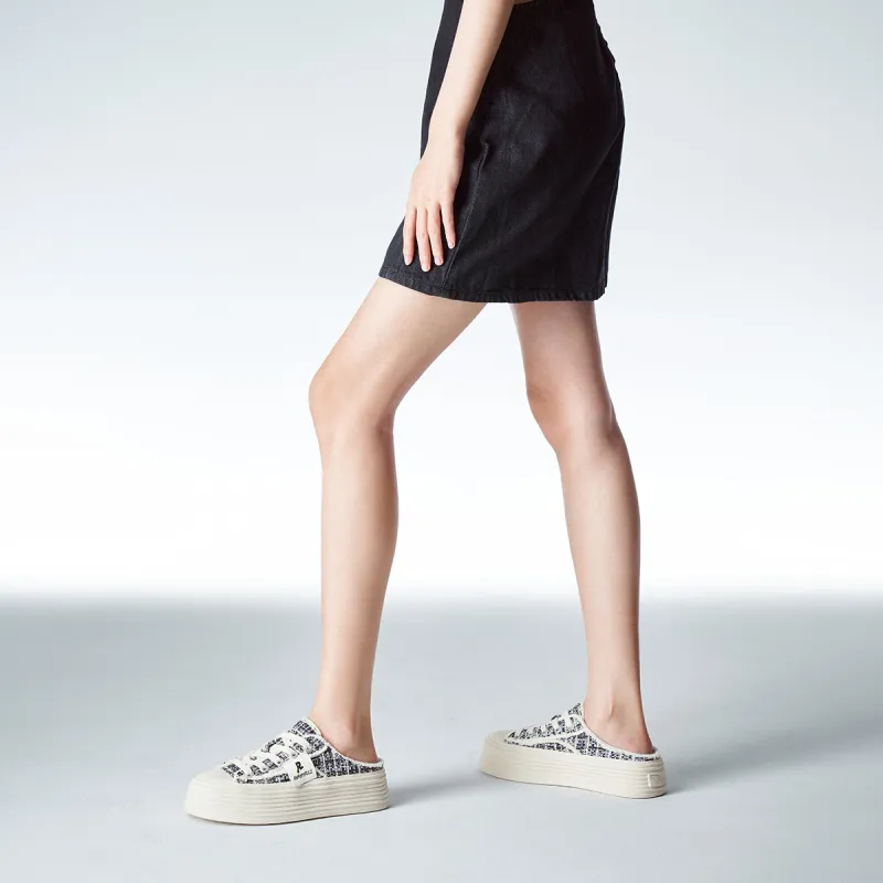 ST&SAT Closed Toe Slippers Women's-7