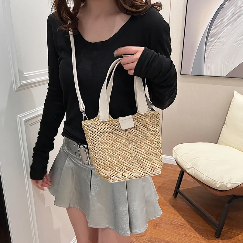 Cwatcun Straw Woven Shoulder Bag Crossbody Bag Regular Women's Brown/Black/Ecru-17