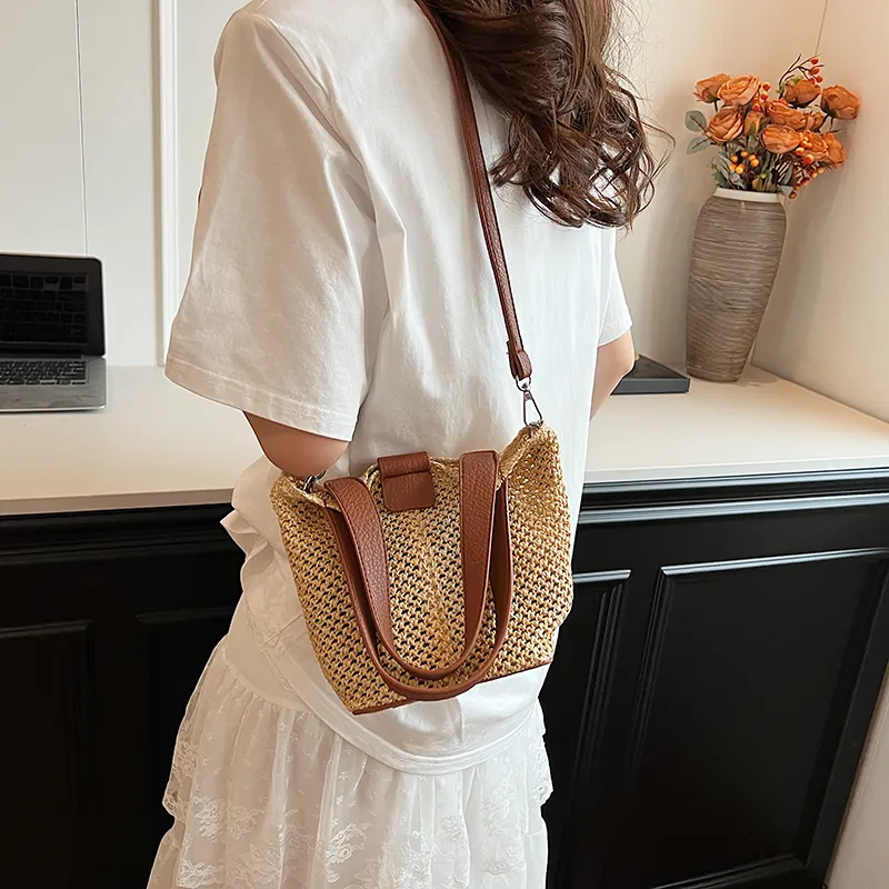 Cwatcun Straw Woven Shoulder Bag Crossbody Bag Regular Women's Brown/Black/Ecru-4