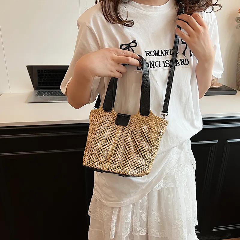 Cwatcun Straw Woven Shoulder Bag Crossbody Bag Regular Women's Brown/Black/Ecru-14