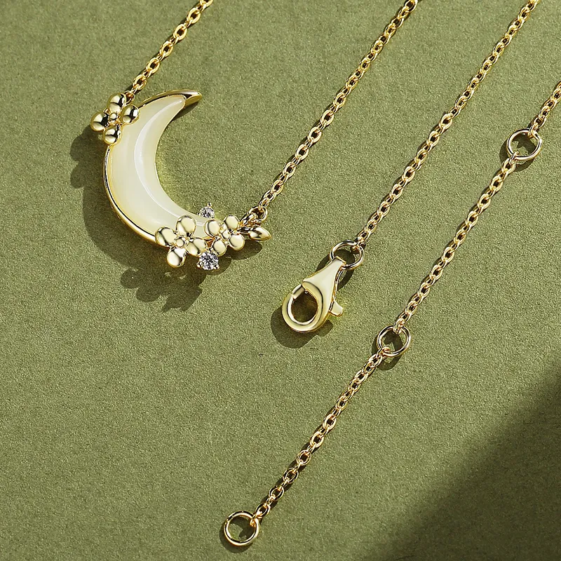 WEITIANXUAN Hetian Jade Necklaces White Jade/Pale Greenish White Jade Unisex-4