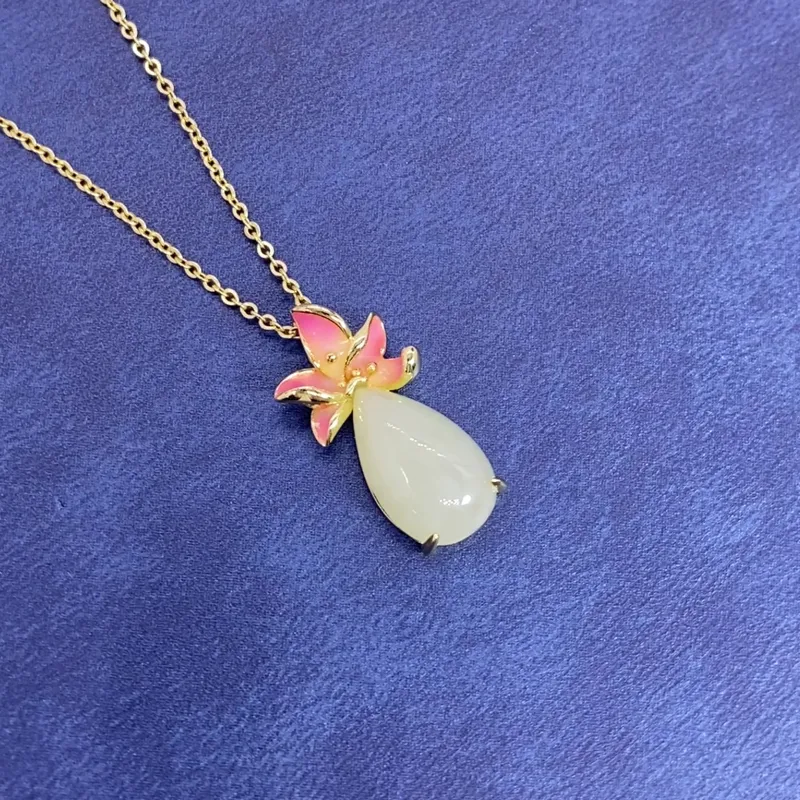WEITIANXUAN Hetian Jade Necklaces White Jade/Pale Greenish White Jade Unisex-1