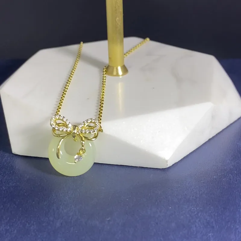 WEITIANXUAN Hetian Jade Necklaces White Jade/Pale Greenish White Jade Unisex-1