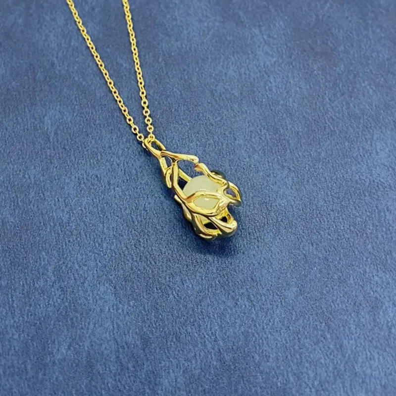 WEITIANXUAN Hetian Jade Necklaces White Jade/Pale Greenish White Jade Unisex-1