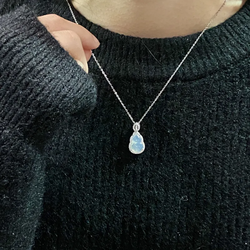 Bermuda Eyes Chalcedony Necklaces Women's-1