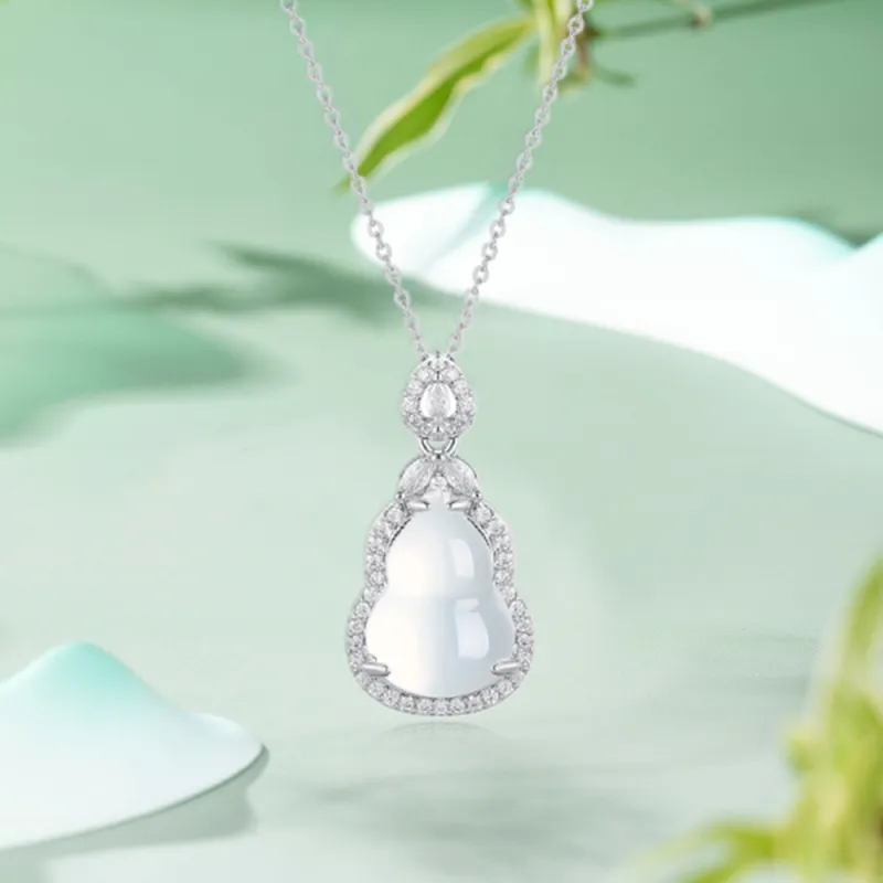Bermuda Eyes Chalcedony Necklaces Women's-5