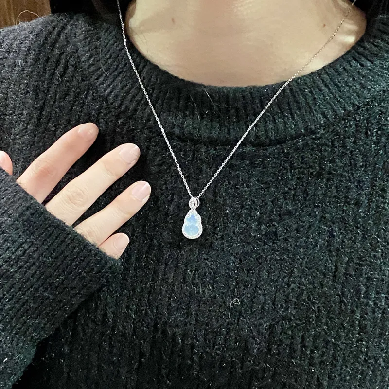 Bermuda Eyes Chalcedony Necklaces Women's-3