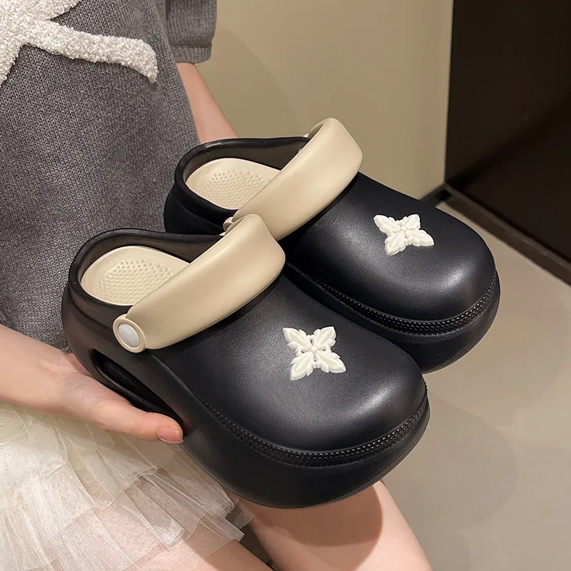 N6N8 Closed Toe Slippers Women's-11