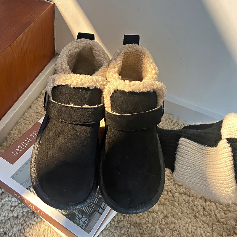 Little Red Man Ankle-Length Snow Boots Women's-8