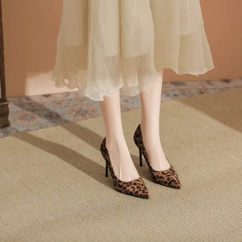 QITUMAUL Slim Heel High Heels Leopard Print-1