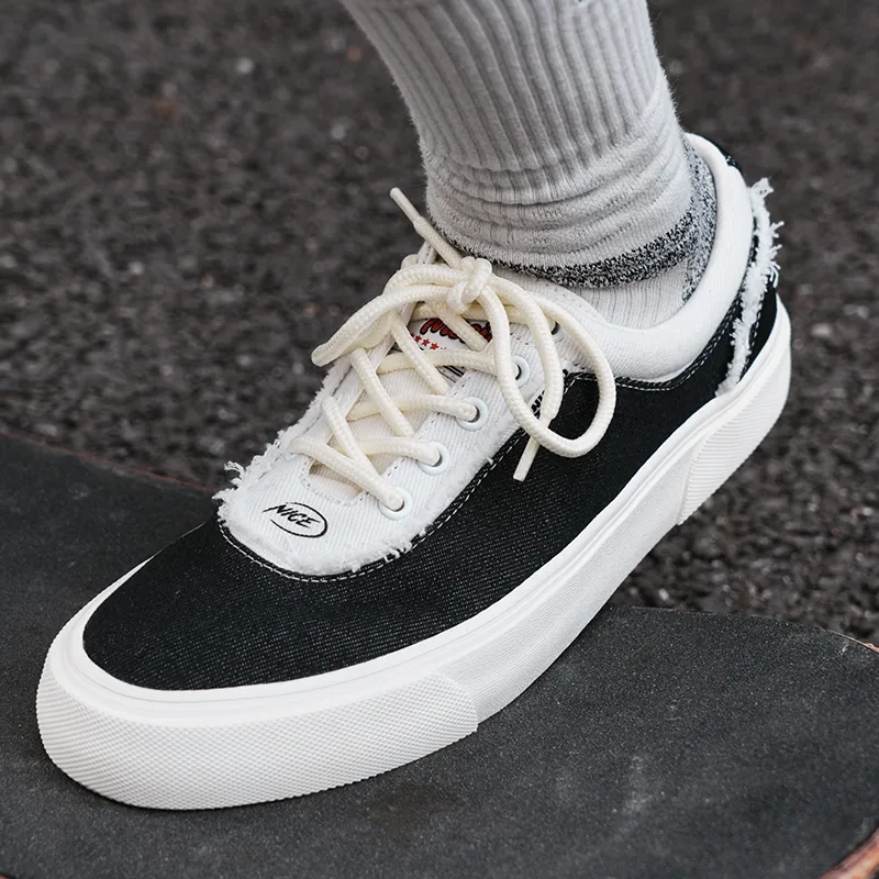NICEID Breathable And Lightweight Low Top Canvas Shoes Unisex Black White-5