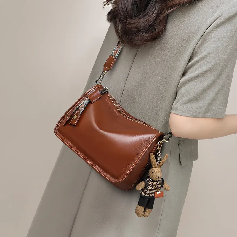 VINEY Cow Leather Shoulder Bag, Crossbody Bag, Pillow Bag Regular Women's Brown-2