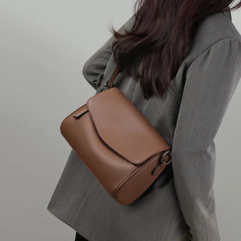 VINEY Cow Leather Shoulder Bag Crossbody Bag Medium Size Women's Chocolate-1