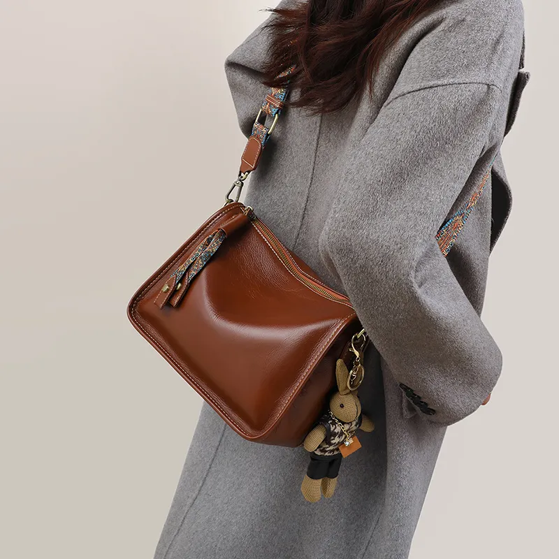 VINEY Cow Leather Shoulder Bag, Crossbody Bag, Pillow Bag Regular Women's Brown-1