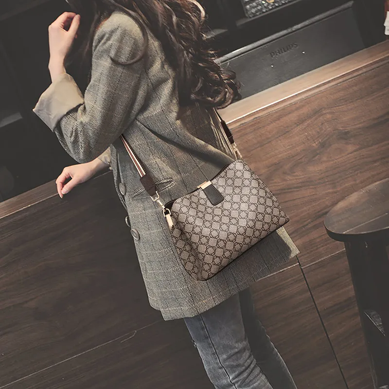 VINEY PVC Crossbody Bag, Shoulder Bag, Bucket Bag, Mom Bag Tubas Women's Coffee-1