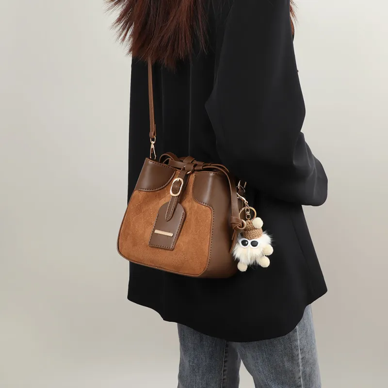 VINEY Synthetic Leather Shoulder Bag Crossbody Bag Bucket Bag Medium Size Women's Brown-2