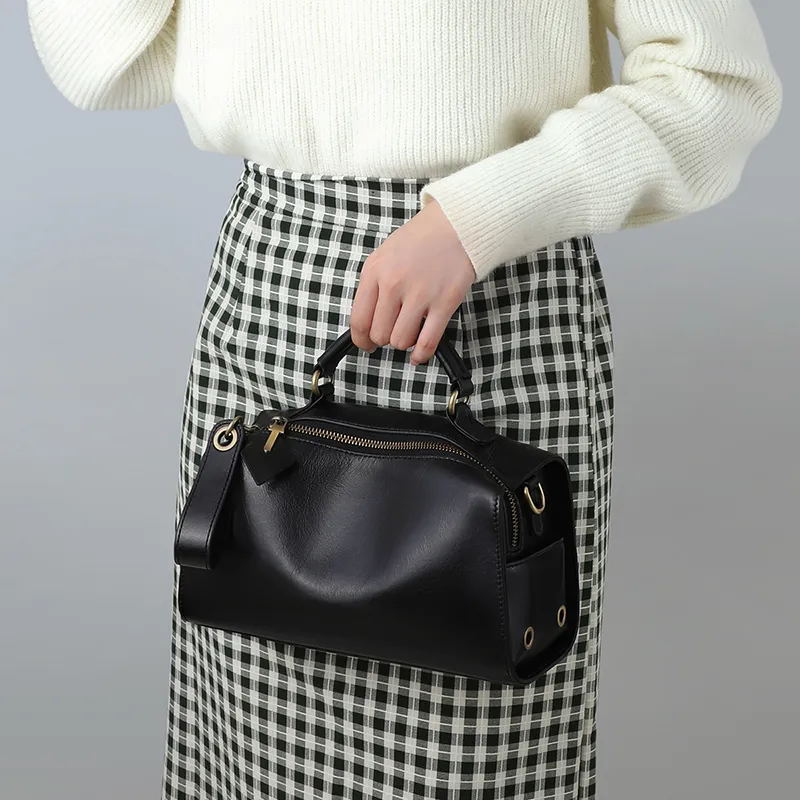VINEY Cow Leather One Shoulder Crossbody Handbag Medium Size Women's Classic Black-5