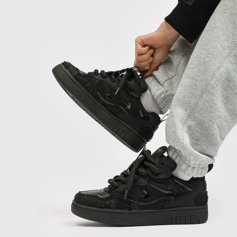 MR.PESIN Hip Hop Rabbit Collection Coverage Anti Slip And Wear Resistant Low Top Skateboard Shoes Unisex All Black-7